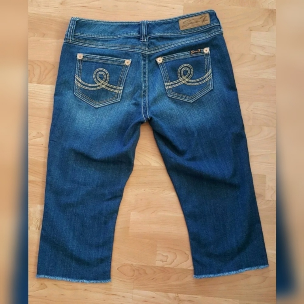 Seven7 size 6 capris